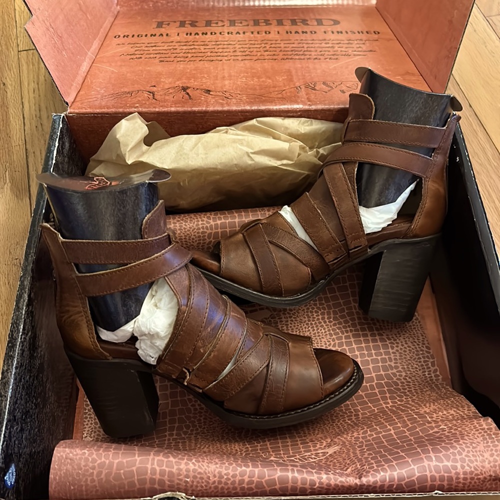 Freebird claw cognac brand new in box